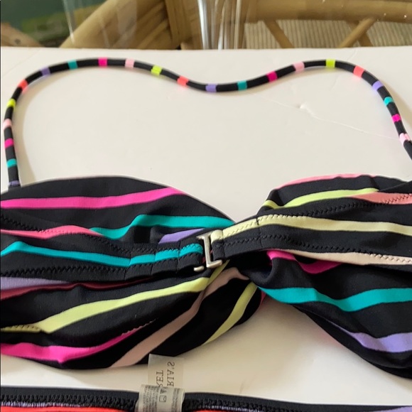 Victoria Secret bikini - Picture 4 of 10